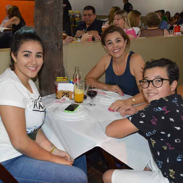 Dom Pepe Pizzaria recebe Cidão Voz e Percussão