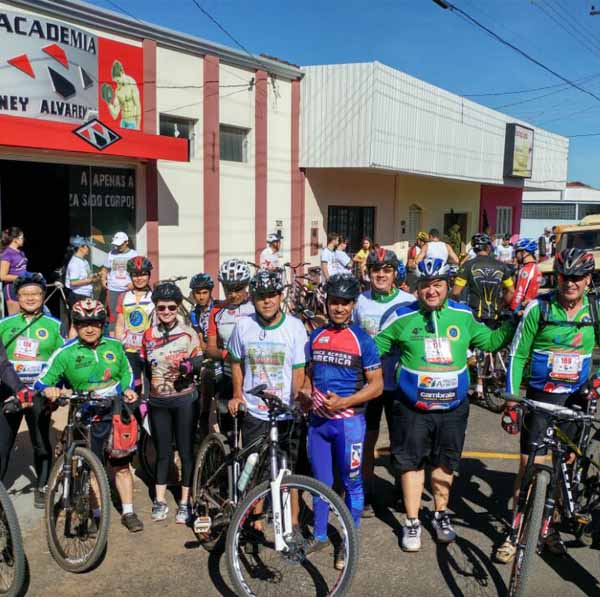 Equipe “Sou + Bike” realiza trilha pela região