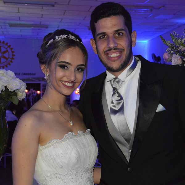 Ana Lúcia e Júnior Karam celebram a união
