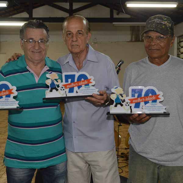Equipe de futebol do TG se confraterniza