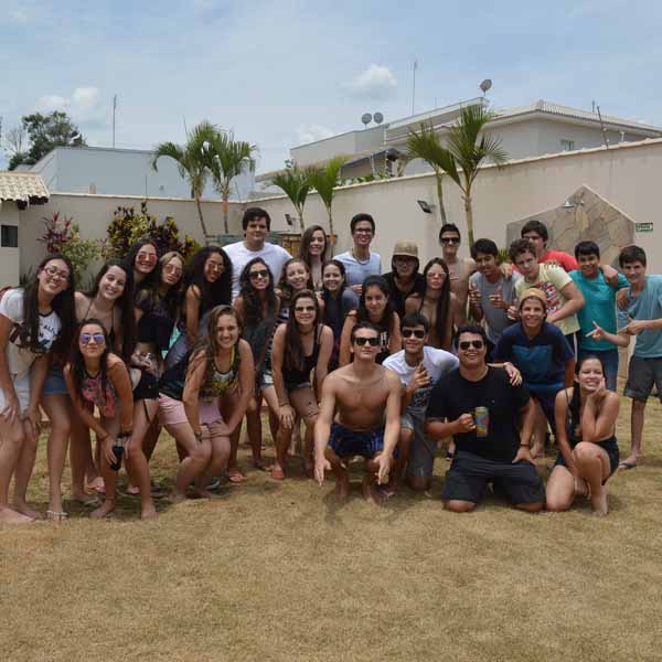 3º Colegial do Colégio Paraguaçu realizam confraternização