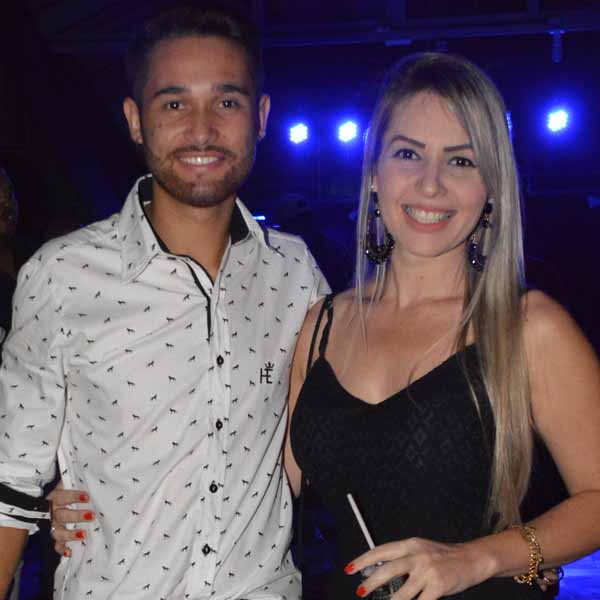 Maison Ramon ganha festa surpresa em seu aniversário