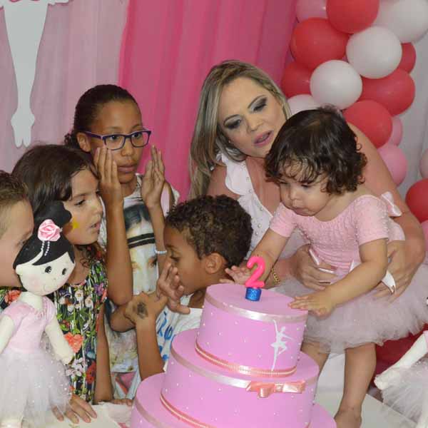 Alícia Nóbrega comemora seu 2º aninho com festa da Bailarina