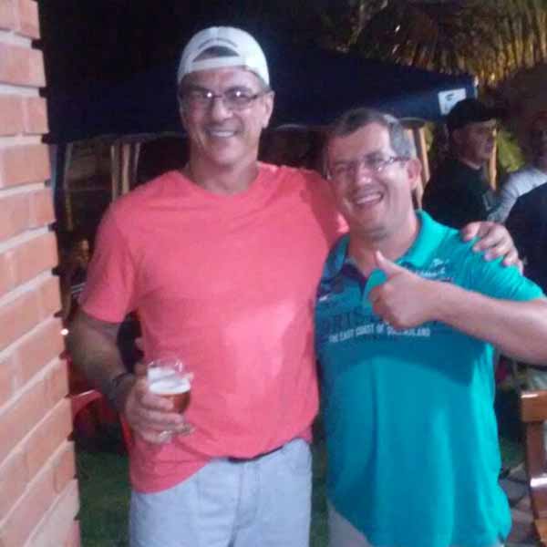 Amigos se reúnem para confraternização em Oscar Bressane