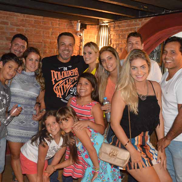 Luss Cervejaria recebe muita gente bonita na última sexta-feira de 2016