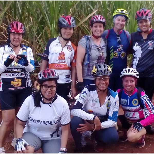Grupos 'Sou + Bike' e 'Solta o freio' se unem para pedalar