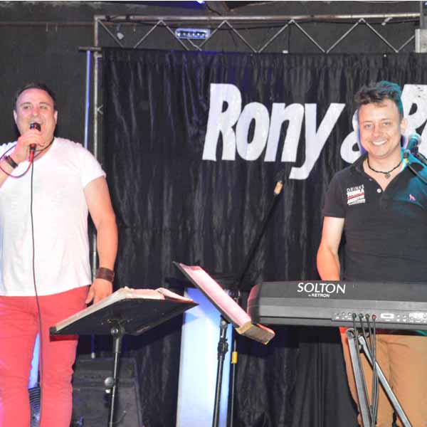 Rancho Show Bar é animado pela dupla Rony e Robertinho