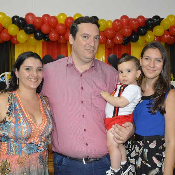 João Davi apaga a sua 1ª velinha