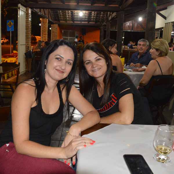 Acústico S.A. anima a noite de sábado na Dom Pepe Pizzaria