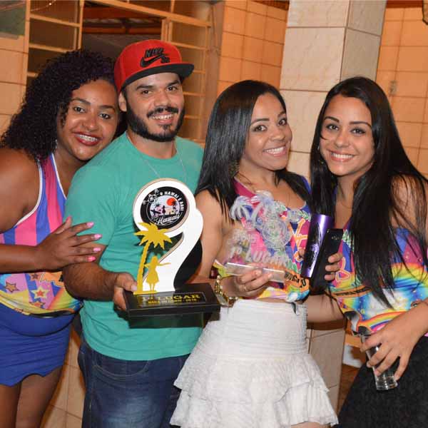 Bloco ganhador do Baile do Hawaii realiza confraternização