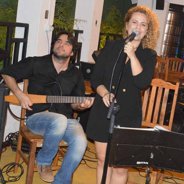 Luss Choperia recebe Thais Fonseca e Tiago Abreu