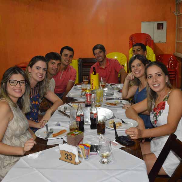 Galera bonita marca presença na Dom Pepe Pizzaria
