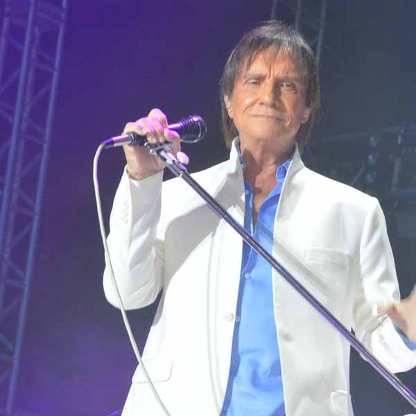 Roberto Carlos se apresenta em Marília.