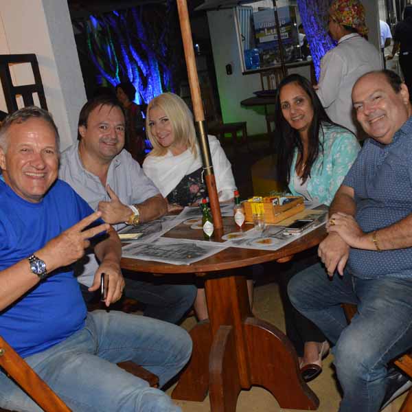 Um sax, um violão e uma noite perfeita na Luss Choperia