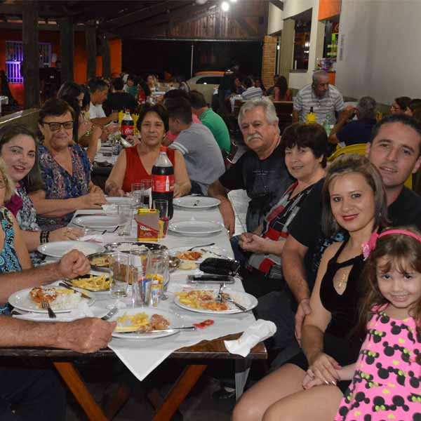 Sábado é dia de saborear a melhor pizza da região ao som de música ao vivo