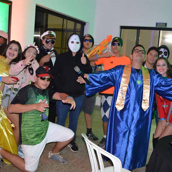 8ª Festa à Fantasia Mr English é sucesso