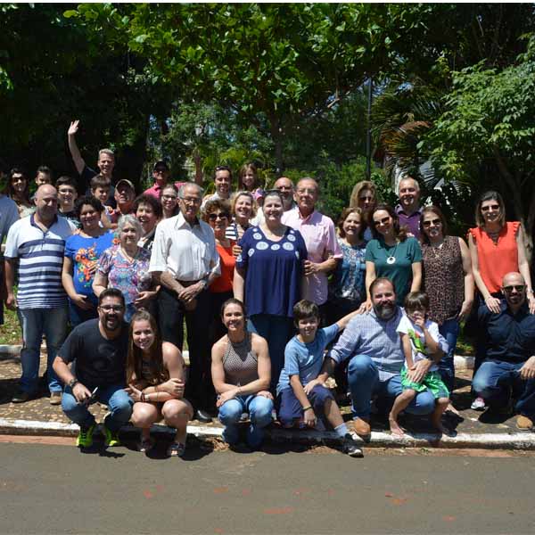 Família Gianasi se reúnem para confraternização