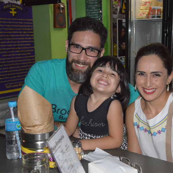 Música, chopp e diversão não faltaram na Maria Domingueira