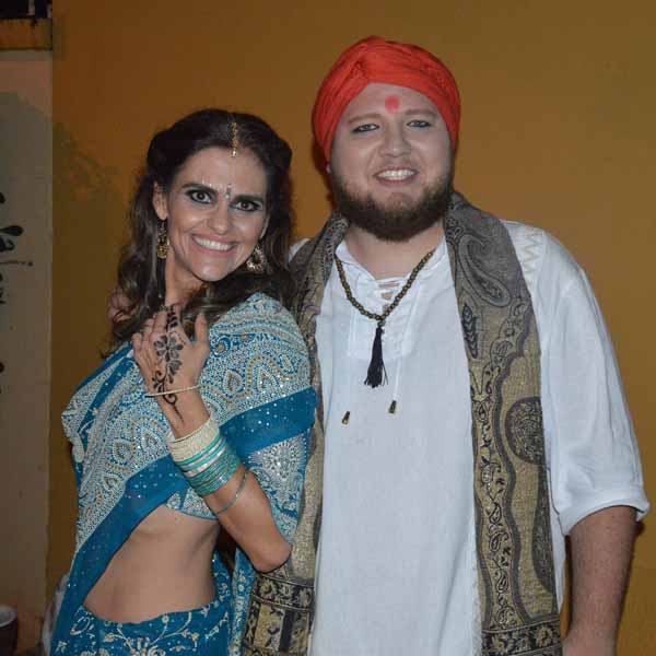 Ana e Gustavo fazem aniversário e comemoram