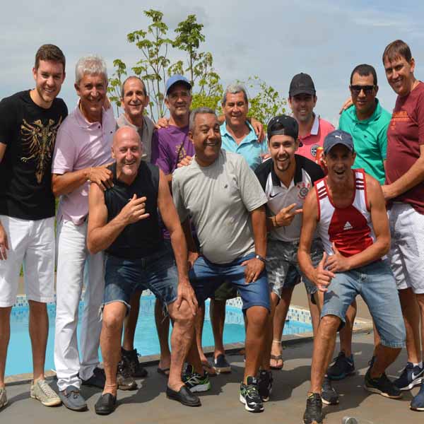 Associação União Futebol e Amizade reúne membros e familiares para confraternização