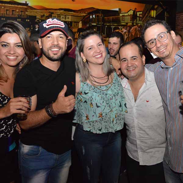 Mais uma noite de casa cheia no Jesse James de Paraguaçu