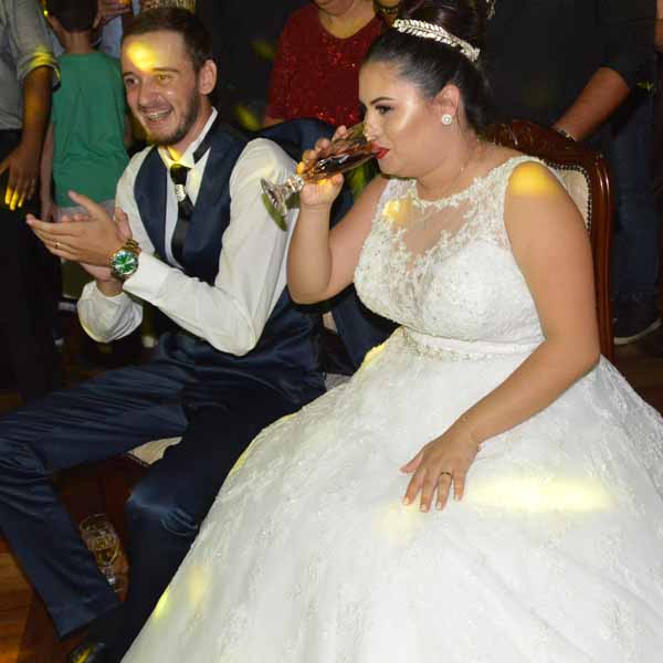 Natália Munhoz e Fabiano Serrano celebram enlace