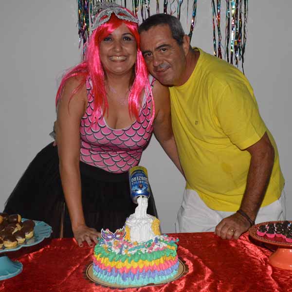 Em clima de folia, Laisa Mattos comemora mais um aniversário