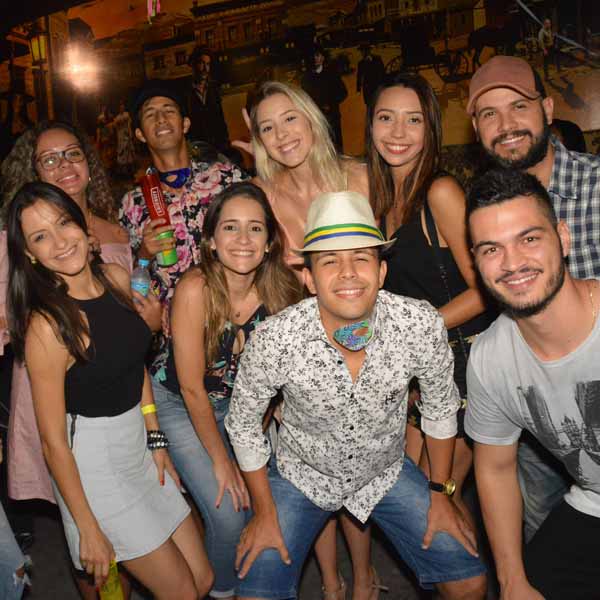Sábado de Carnaval com muita diversão no Jesse James