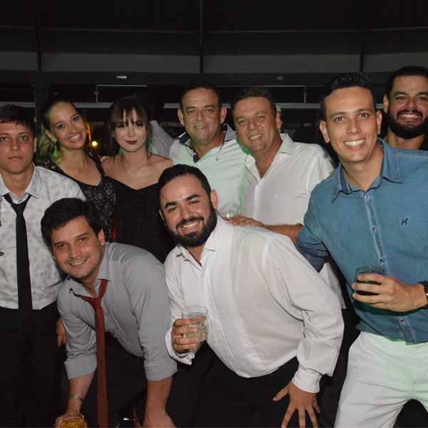 Alunos de Agronomia e Administração celebram formatura com grande festa