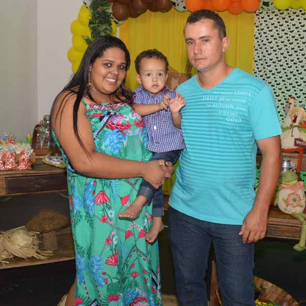 João Pedro comemora 2 aninhos com festa da Fazendinha