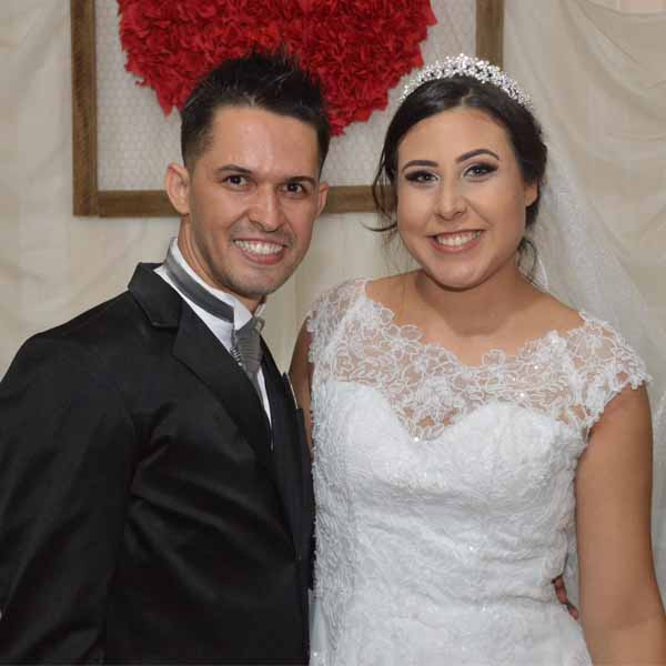 Tamirys e Thiago comemoram união