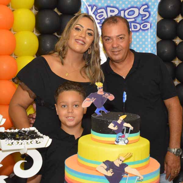 Viva!!! Karlos Eduardo comemora 8 anos e ganha festa
