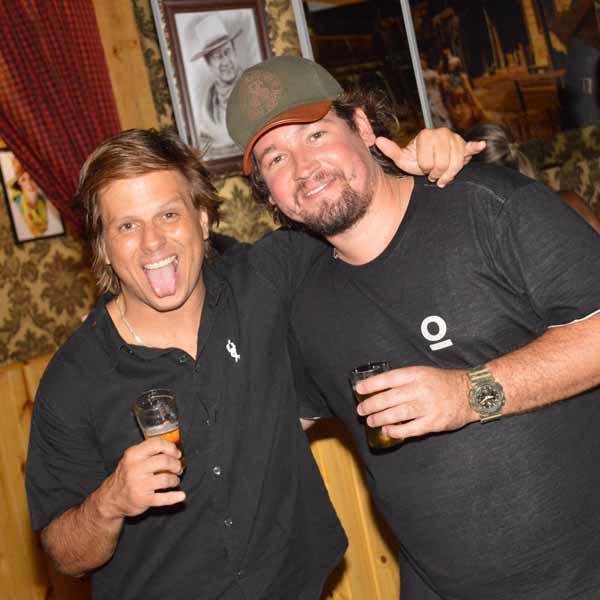 Maloka Rock Star e Trilogia do Rock fazem a festa na tarde de domingo do Jesse James