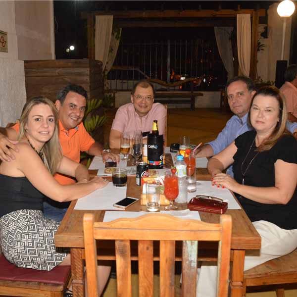 Casa Vilharquide recebe clientes em noite de sábado