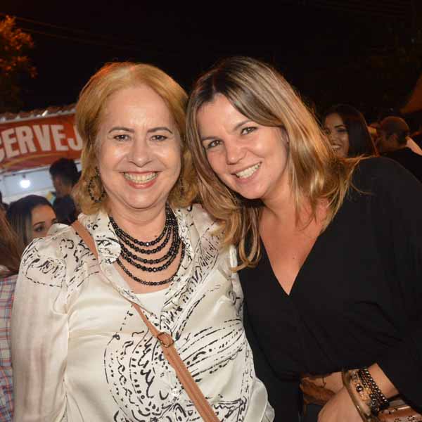 Milhares de pessoas participam da comemoração dos 53 anos de Borá