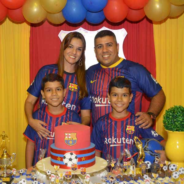 Gêmeos, Pedro e Daniel comemoram 10 anos com festa do Barcelona