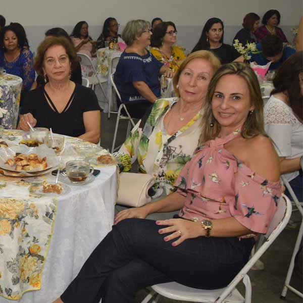 Chá da Fraternidade reúne centenas de pessoas na Loja Maçonica