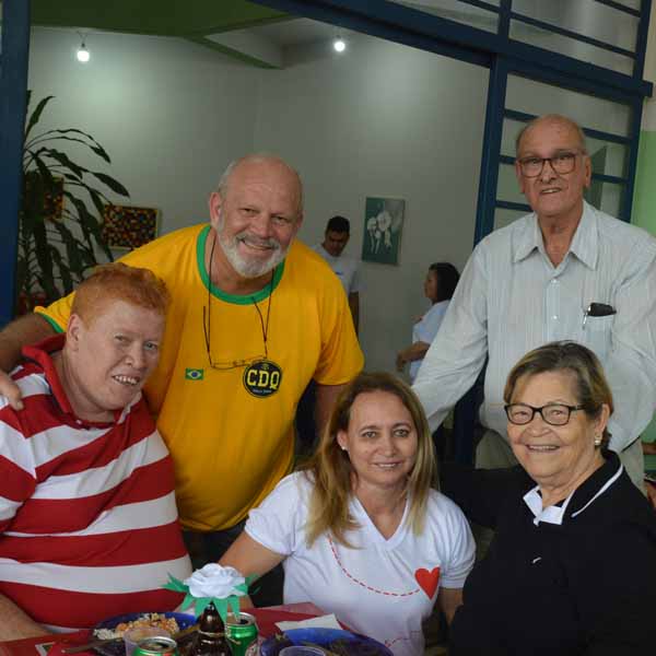Feijoada em prol da Apae é sucesso