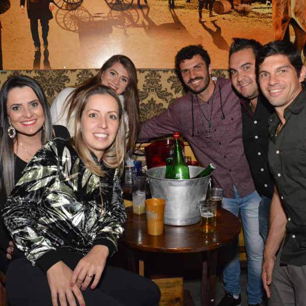 Ratto Acústico se apresenta na Jasse James Pub