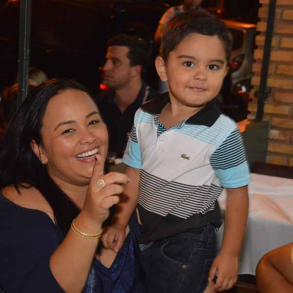 Galera bonita marca presença na Dom Pepe Pizzaria