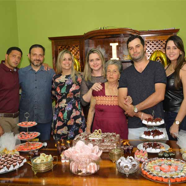Izabel Meneguetti comemora a chegada dos seus 90 anos