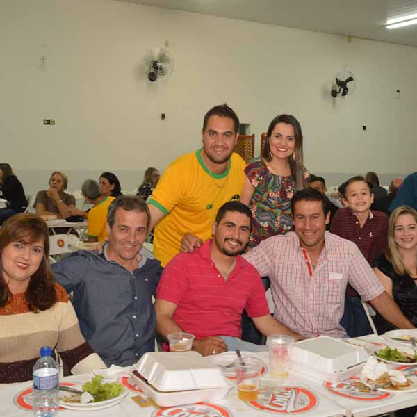 Festa alemã é realizada em prol das Luizas de Marillac