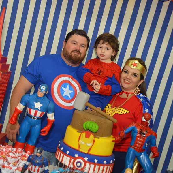 Hugo Augusto comemora os seus 4 aninhos com festa dos Super Heróis