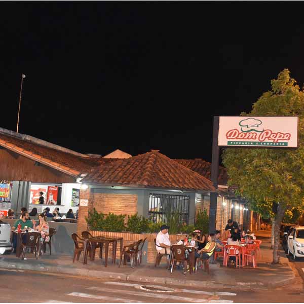 Galera curte o último sábado na Dom Pepe Pizzaria