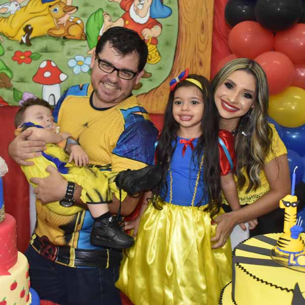 Os irmãos Sophia e Logan festeja aniversário em dose dupla