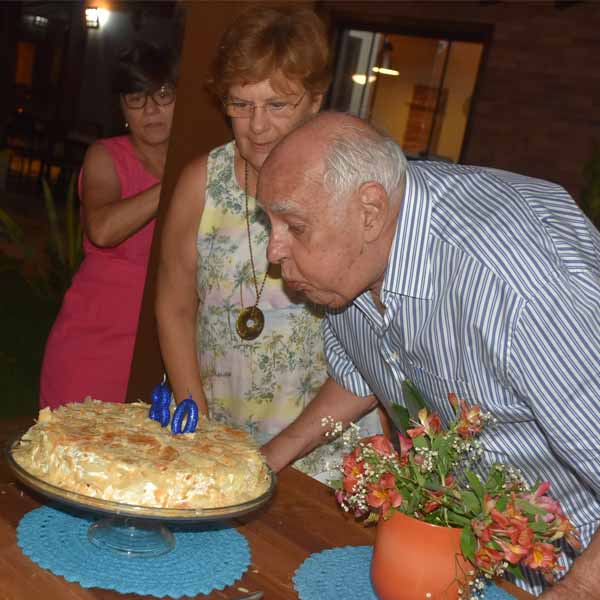 Augusto Reis faz festa para celebrar os seus 80 anos