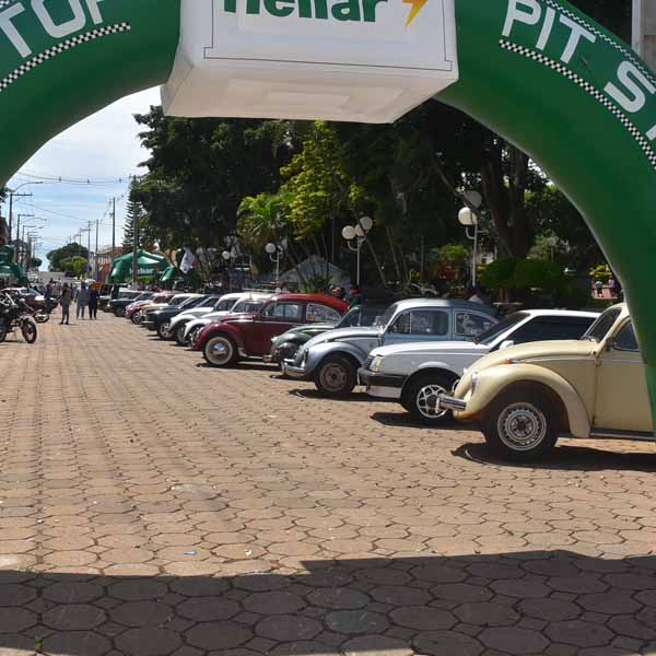 2º Encontro de Carros antigos em Lutécia