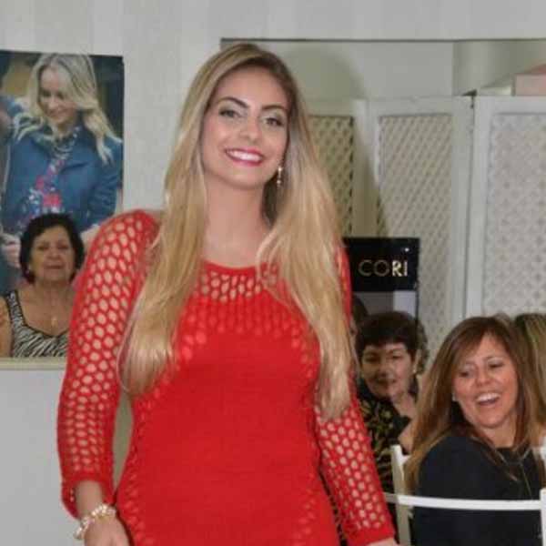 RETROSPECTIVA - 08/05/2014 - Passarella realiza desfile e coquetel