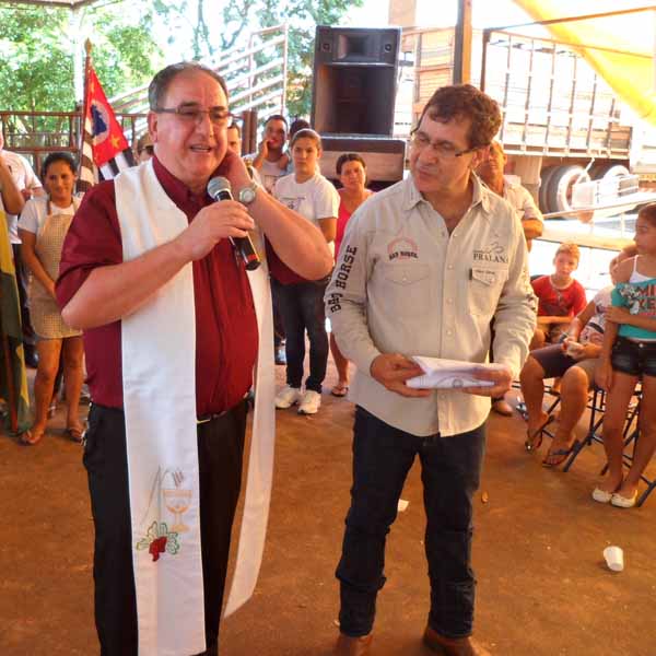 RETROSPECTIVA - 13/12/2015 - Leilão de gado em Conceição de Monte Alegre