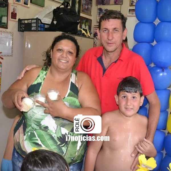 RETROSPECTIVA - 11/01/2016 - Mãe e filho comemoram idade nova